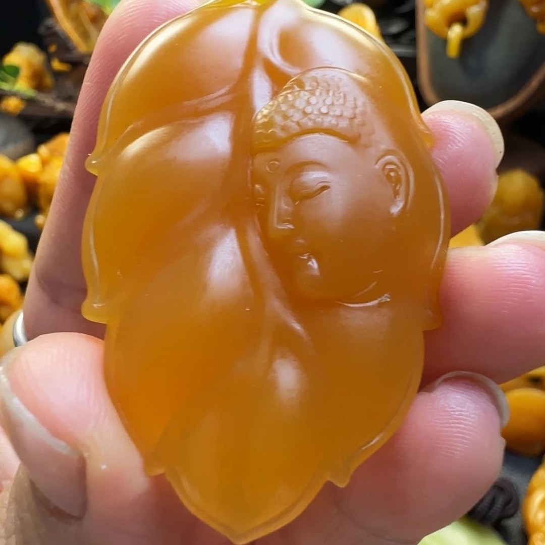石英质玉（黄龙玉）未镶嵌吊坠缅黄 一叶成佛（福利 不退换）