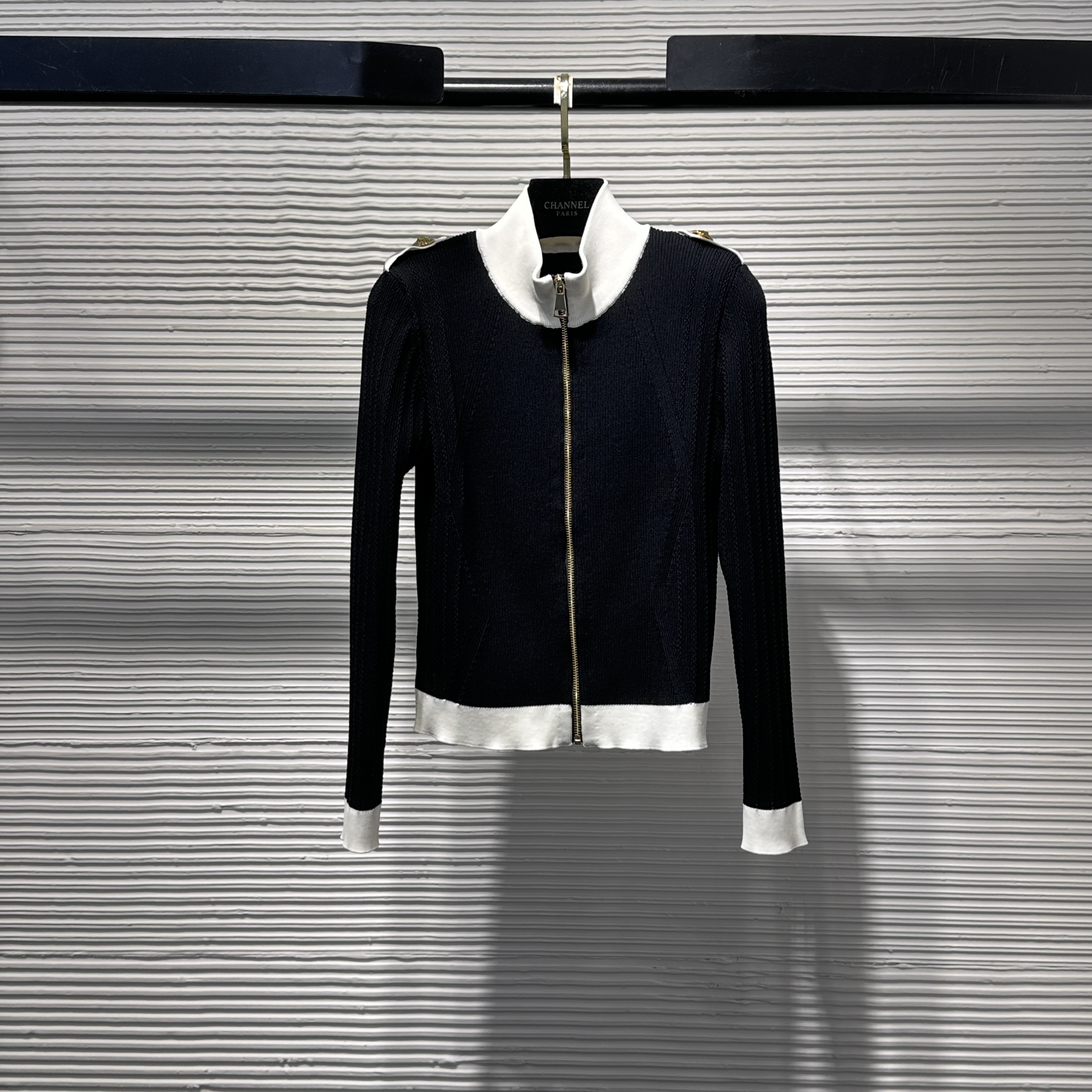 长袖针织衫开衫款冬季条纹毛针织衫上衣针织休闲翻领B144