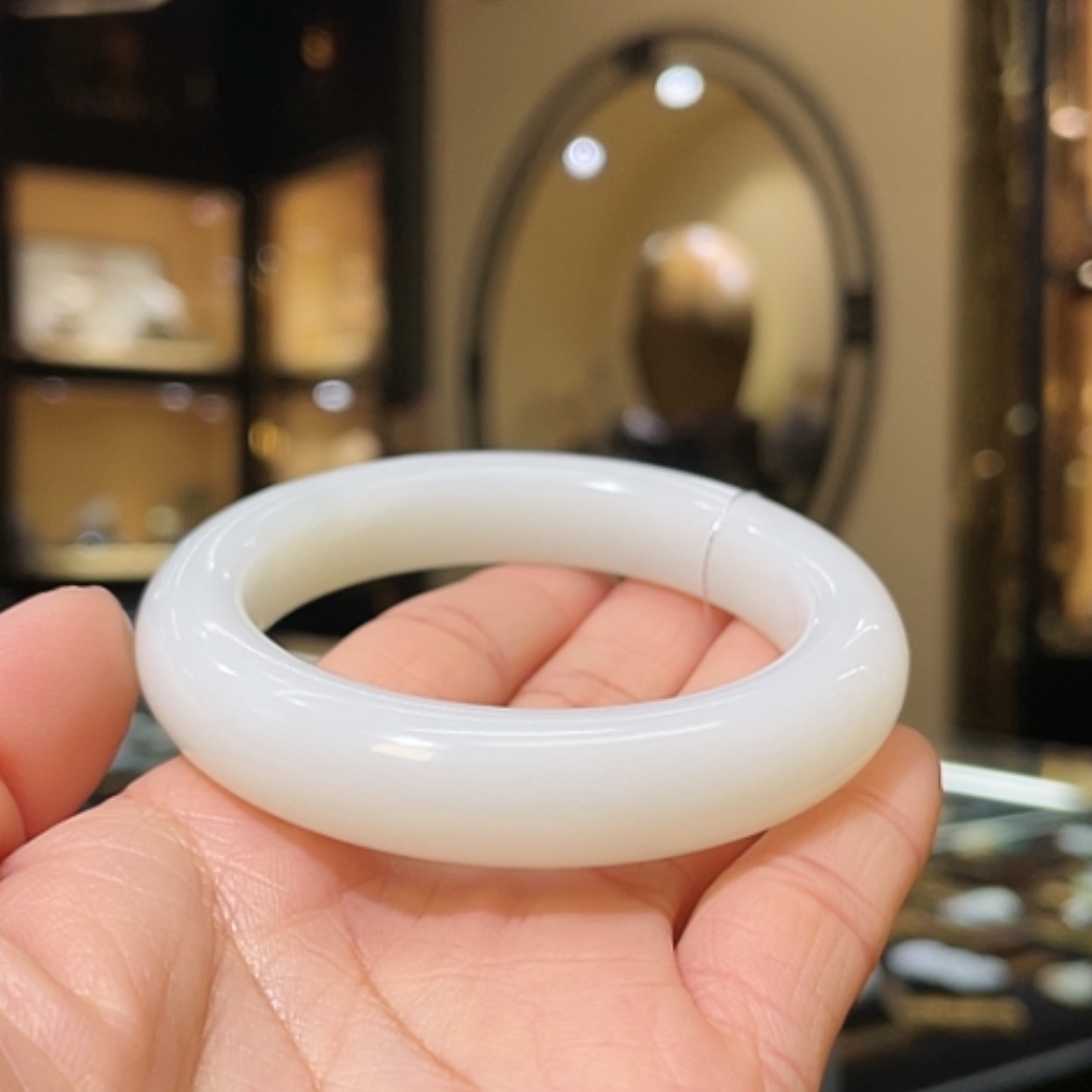 【闪购商品】和田玉手镯未镶嵌53.6#62.5g