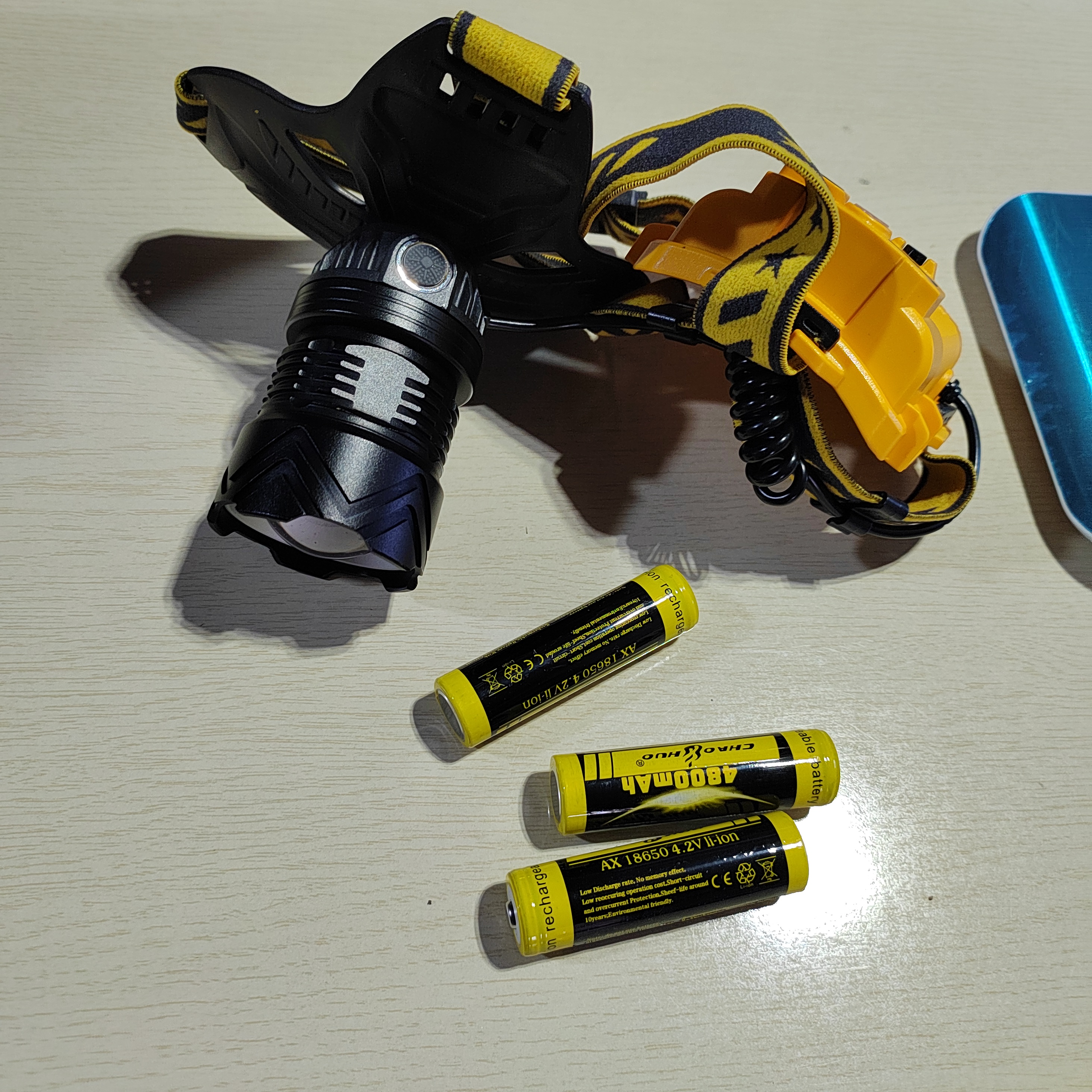 头灯（颜色随机）   