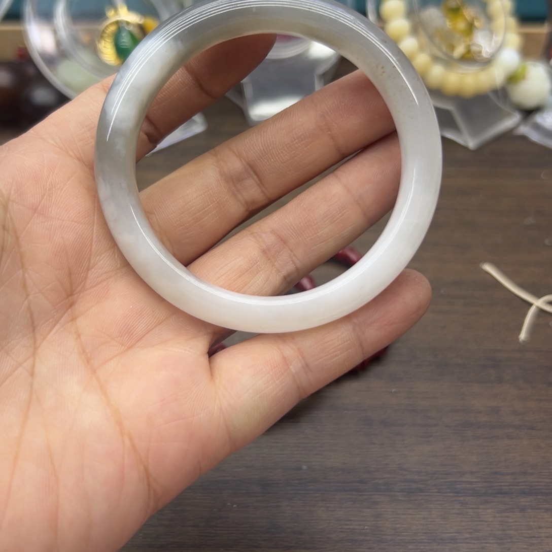 和田玉未镶嵌手镯55.7圈围610