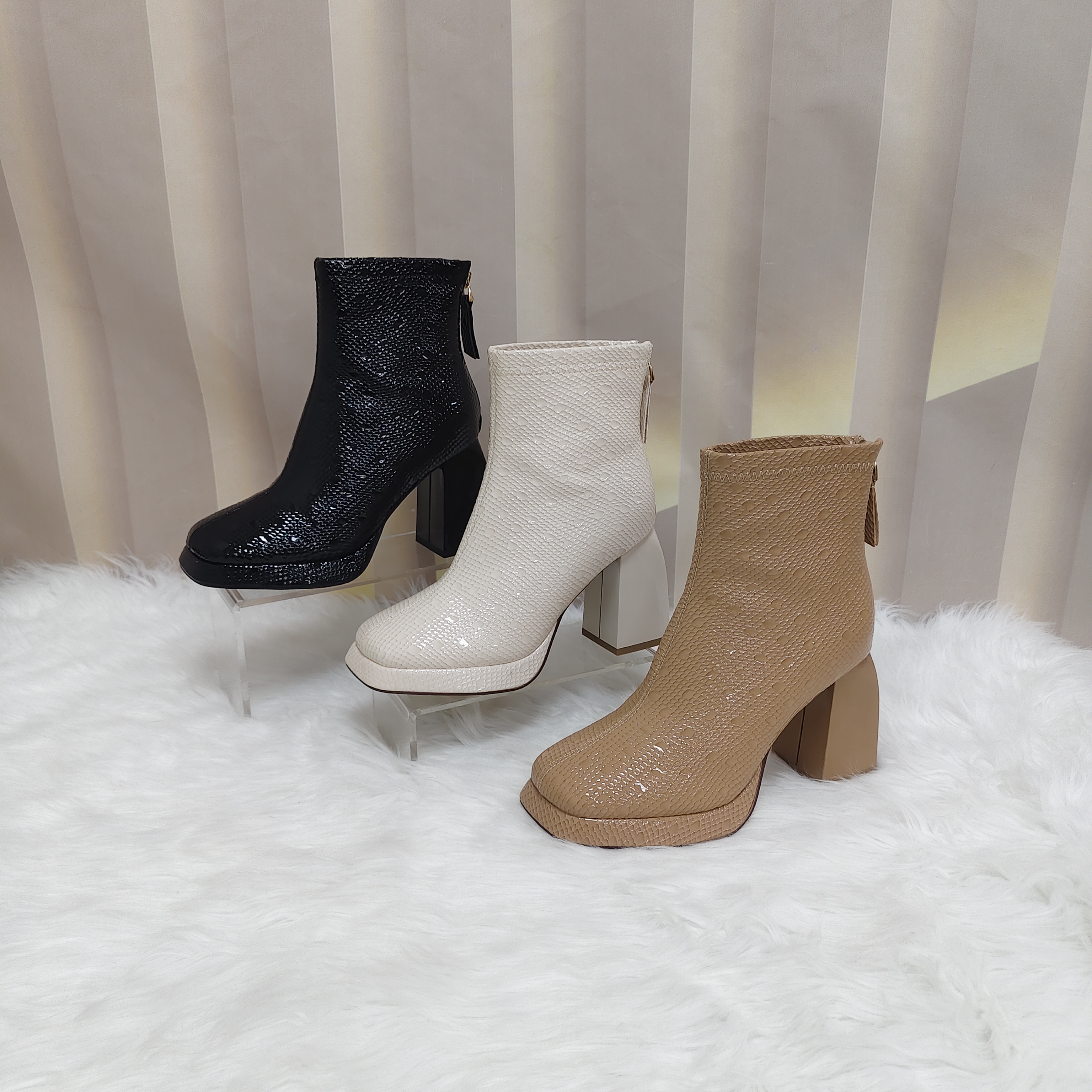 7930秋冬时尚百搭粗跟加绒短靴显瘦时装靴D5