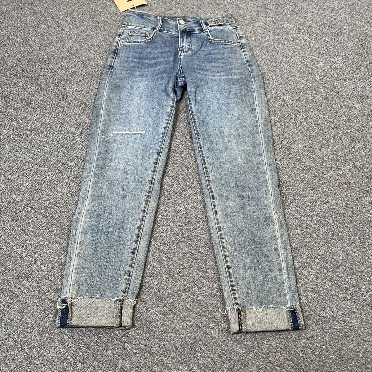 8888撤柜紧身烟管新款小脚铅笔高腰牛仔裤直筒翻边显瘦九分裤子