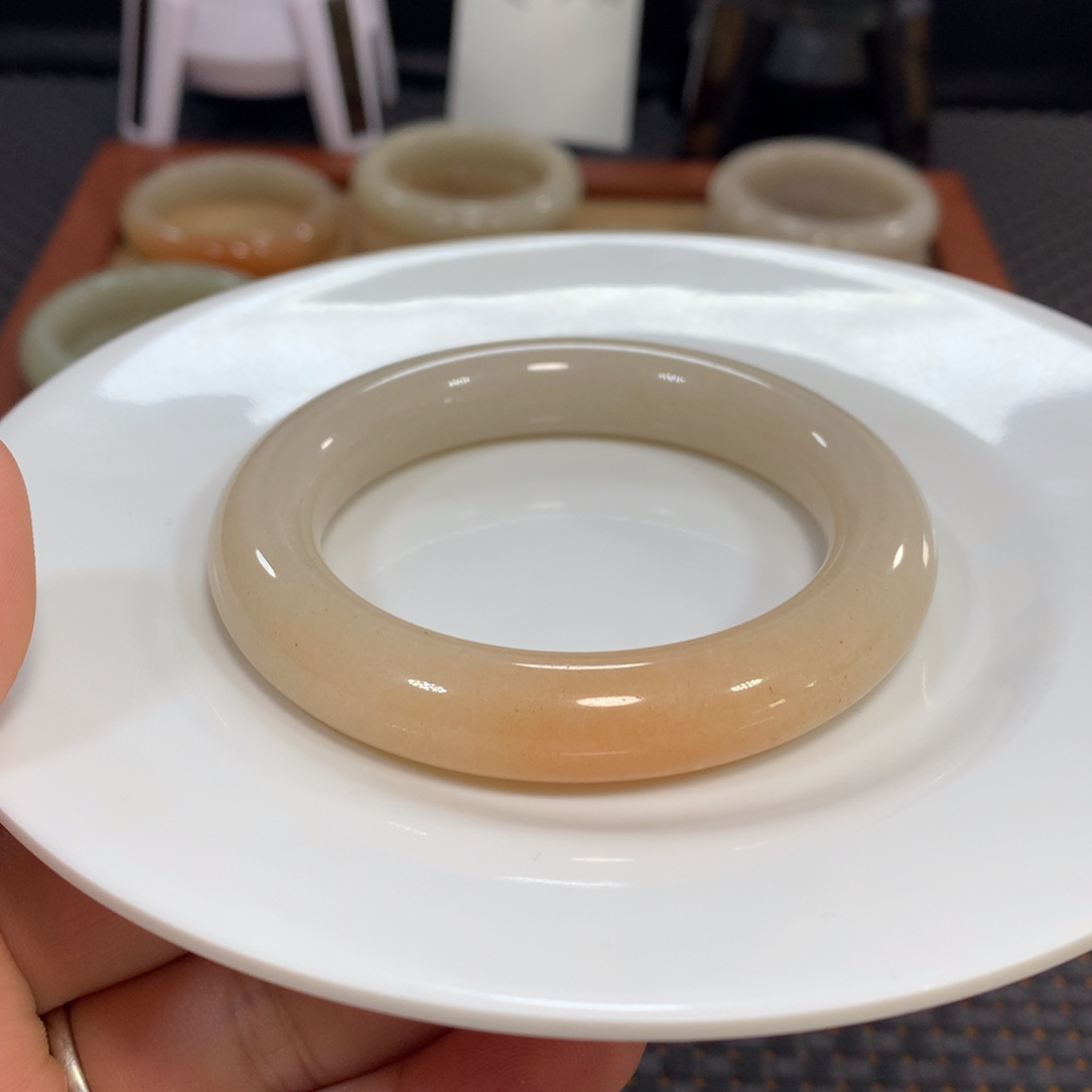 石英质玉（佘太翠）未镶嵌手镯漏57.8糖圆条3号