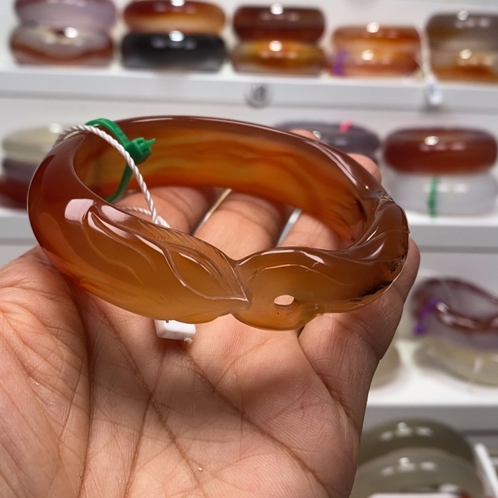 玛瑙/玉髓手镯未镶嵌