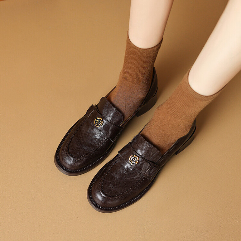 山茶花一脚蹬乐福鞋2025新款复古小皮鞋粗跟单鞋BT1579