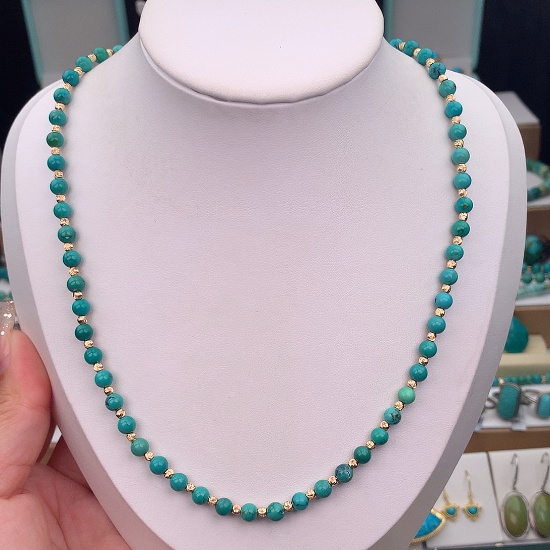 绿松石未镶嵌颈饰