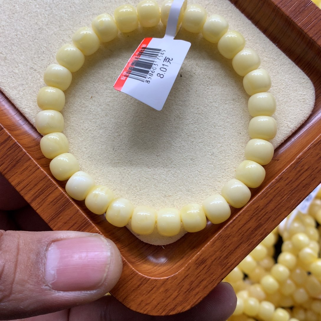 蜜蜡手链未镶嵌于**?蜜蜡