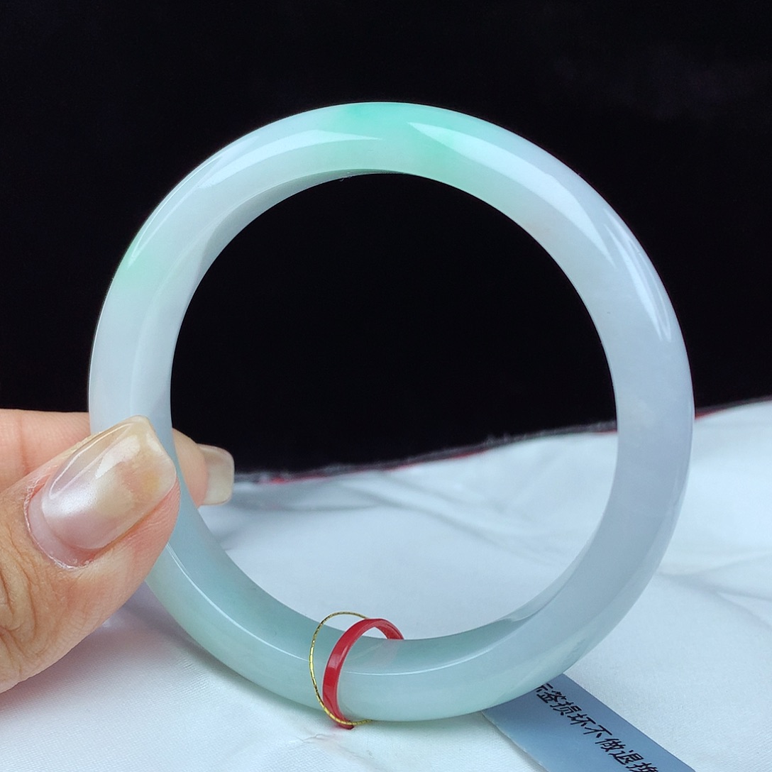 翡翠手镯未镶嵌58圈 3941