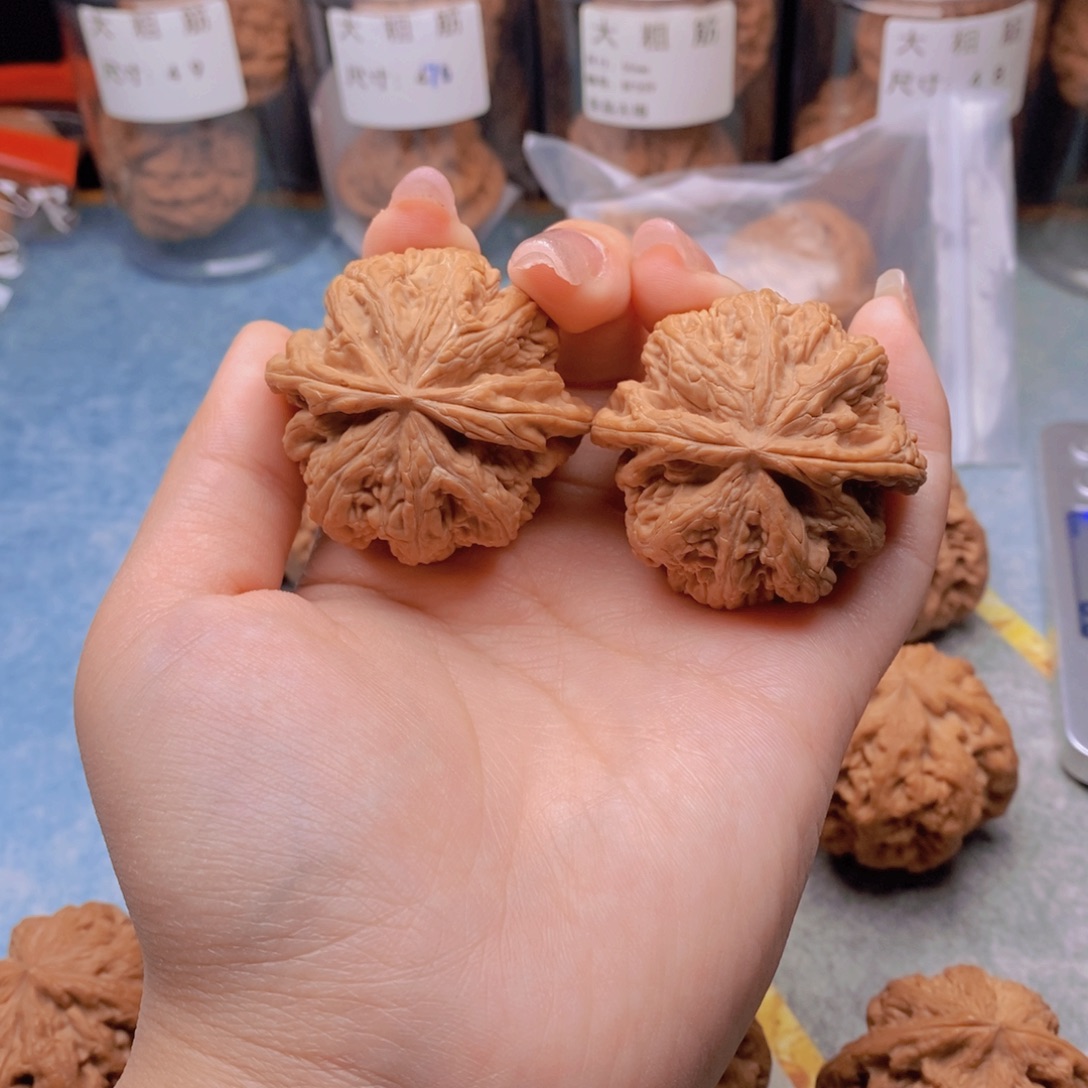 洛***神文玩核桃吊坠粗筋精品对44