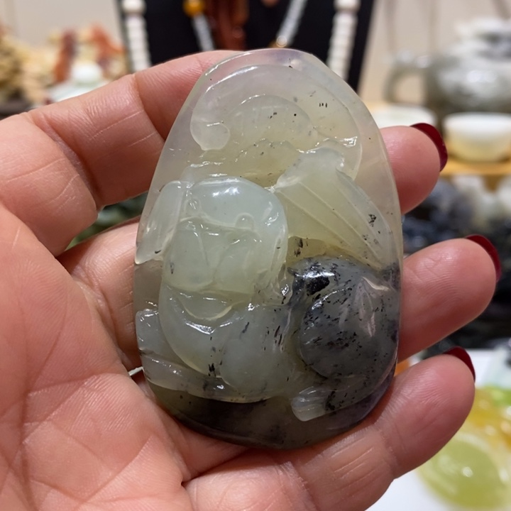 蛇纹石玉挂坠未镶嵌