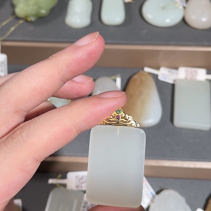 和田玉未镶嵌挂件