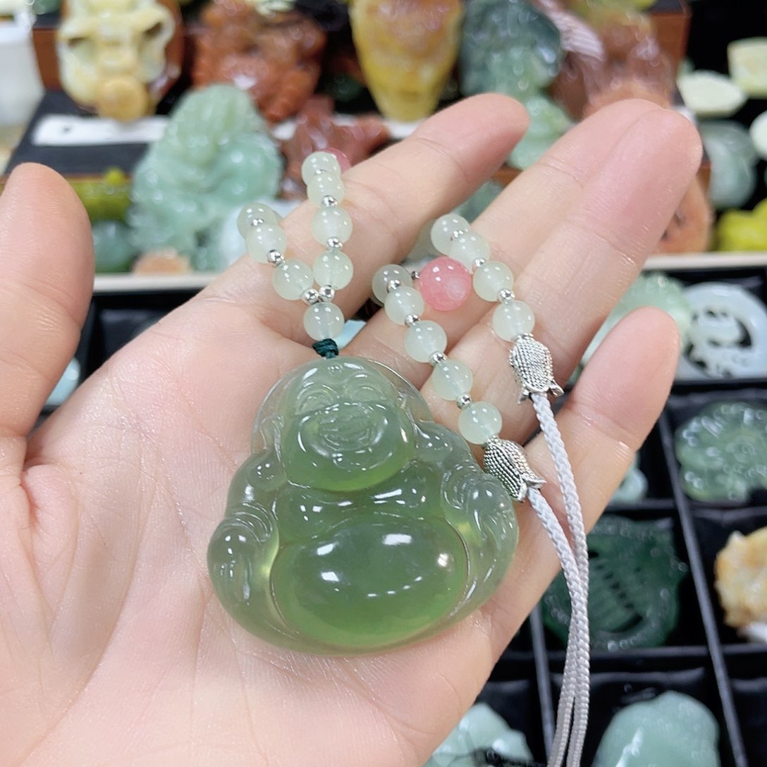蛇纹石玉颈饰未镶嵌