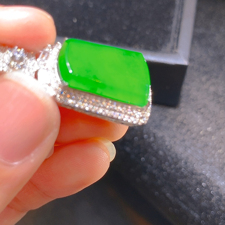 【闪购商品】翡翠颈饰银S925镶嵌翡翠