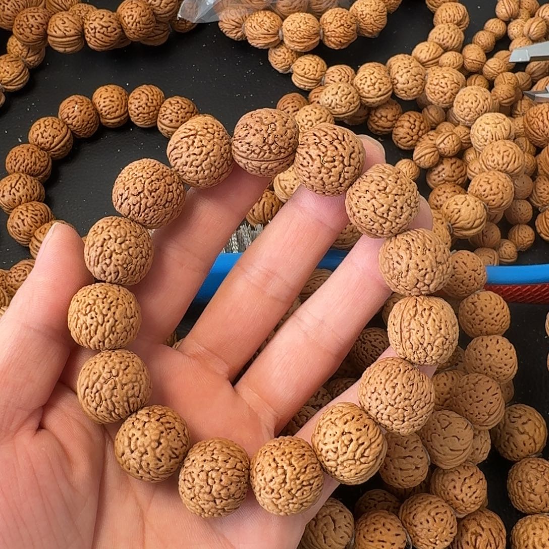 超***吊坠桃核狼牙蚂蚁手串