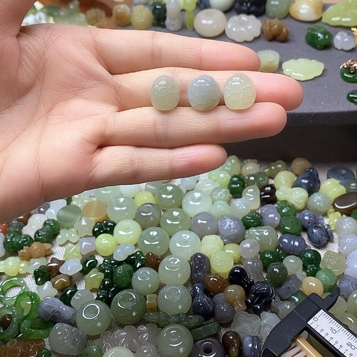 未镶嵌和田玉挂件富甲98一个多样性发其一