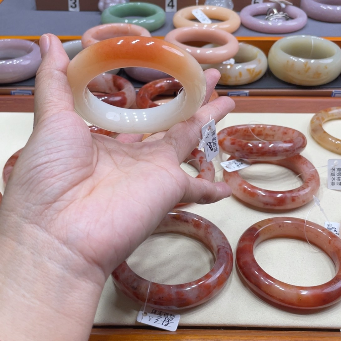 石英质玉手镯未镶嵌W*