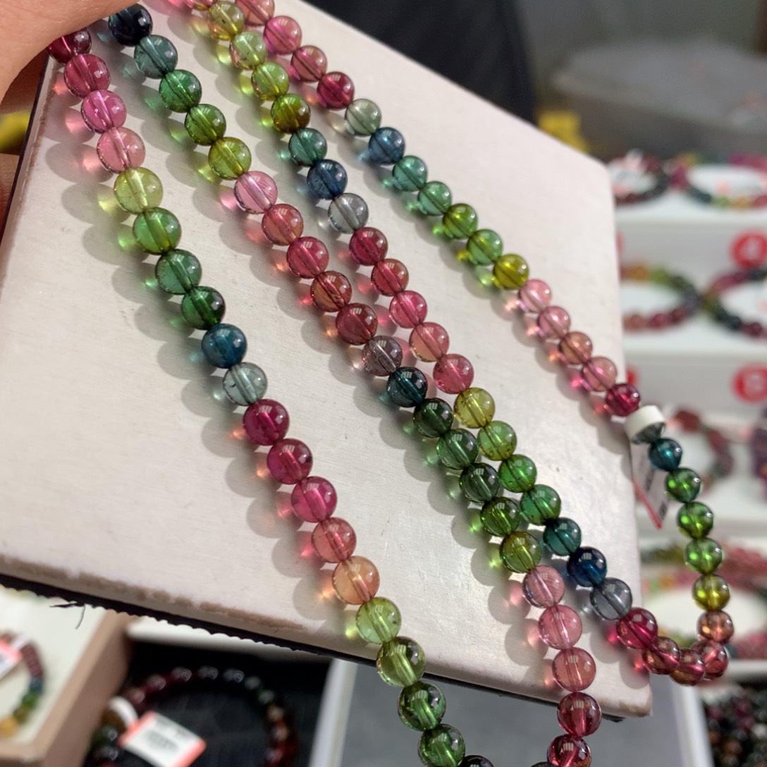 手链未镶嵌碧玺      5.8mm。  