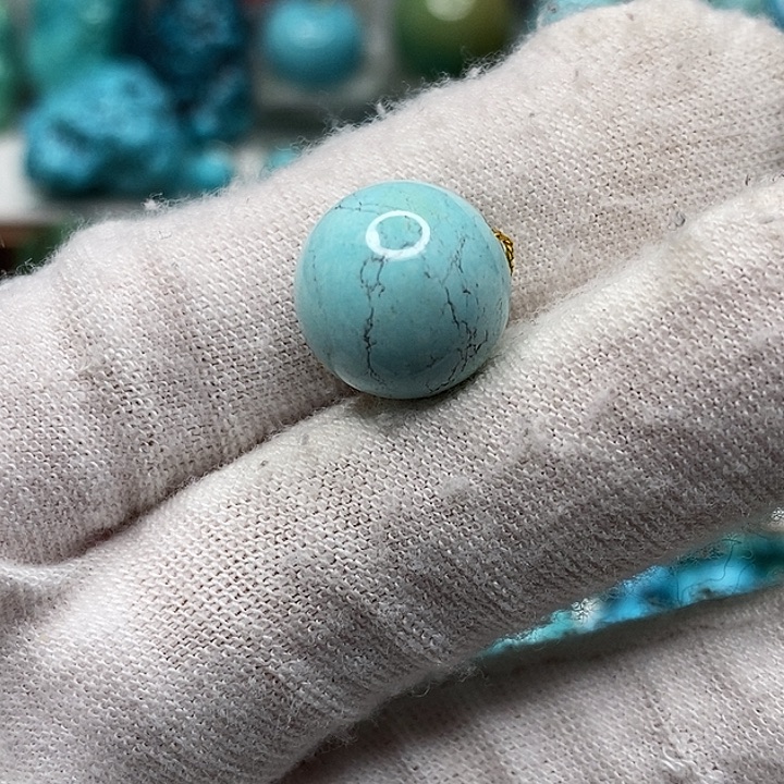 秋***叶绿松石未镶嵌天然原矿 地大质检