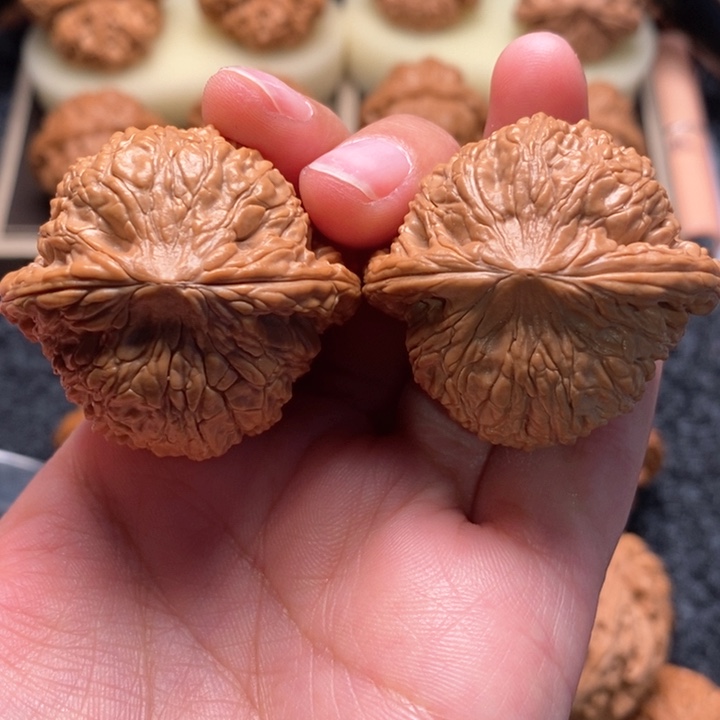 文玩核桃把件白**糖精品大泥鳅40