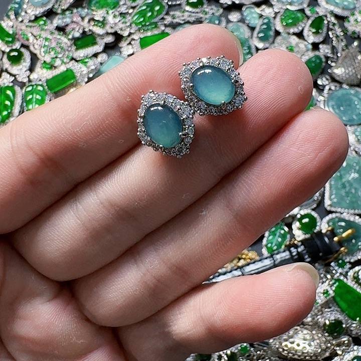 翡翠颈饰未镶嵌天然A货翡翠放漏