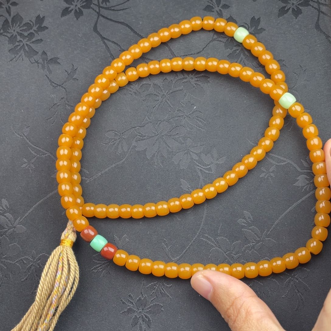 潇***头石英质玉（缅黄）未镶嵌颈饰