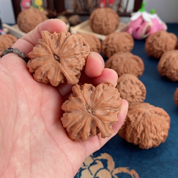 文玩核桃把件三角白35