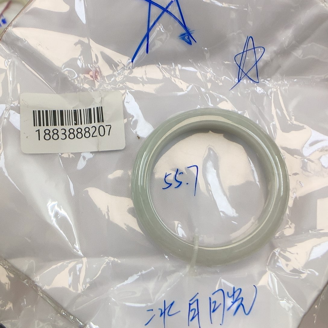 翡翠手镯未镶嵌天然缅甸翡翠手镯