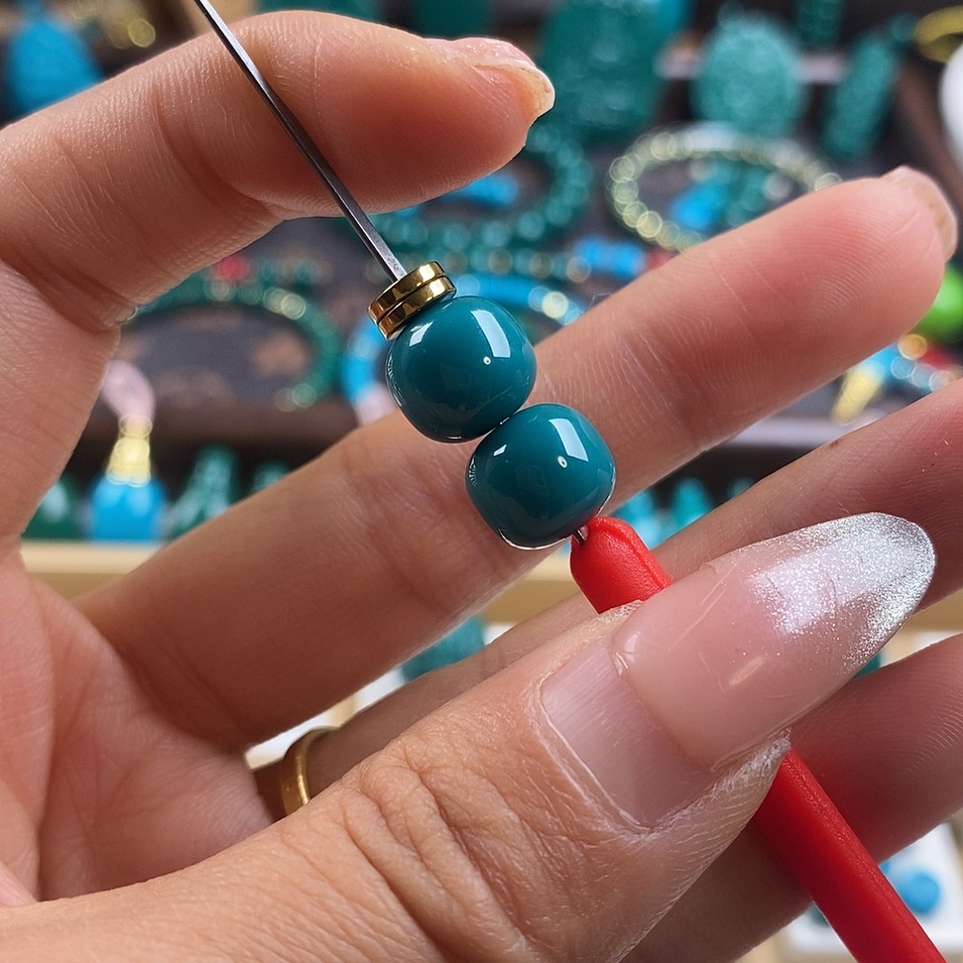 春****颈饰琉璃平替配饰 蓝绿色10mm老邢一对