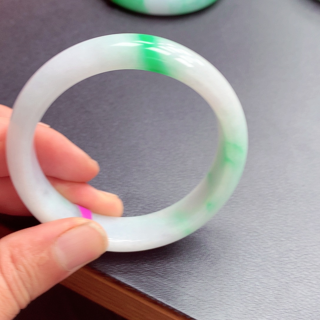 翡翠手镯未镶嵌缅甸翡翠