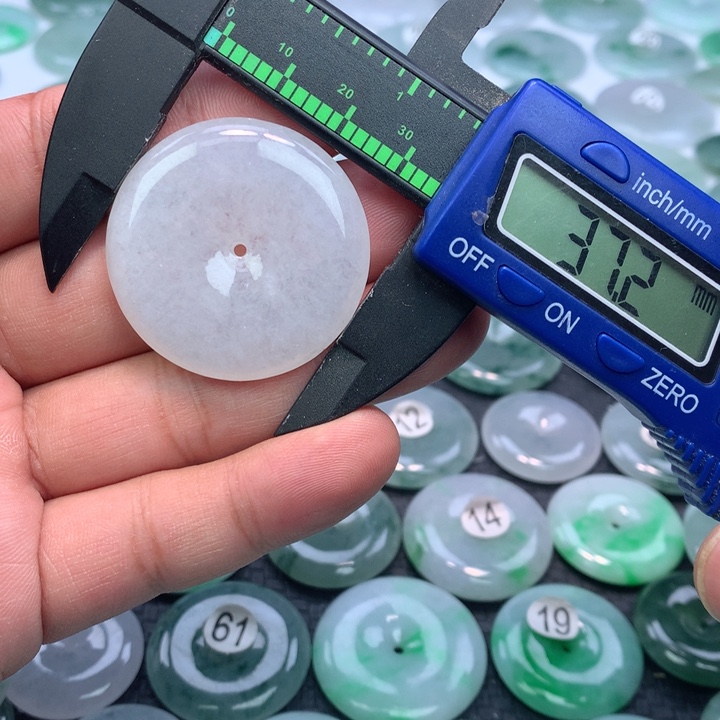 翡翠颈饰未镶嵌缅甸天然A货翡翠