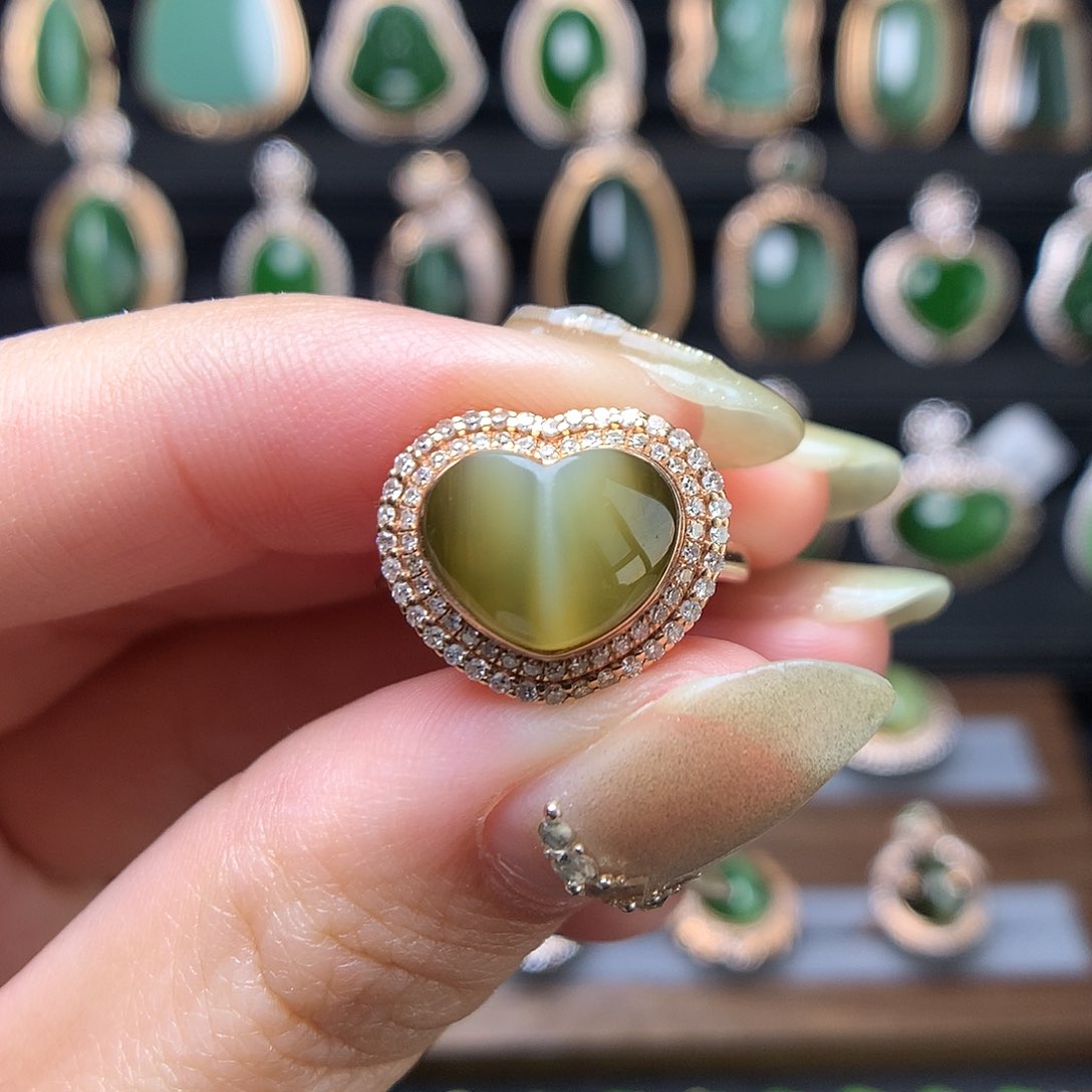 和田玉首饰18K金镶嵌