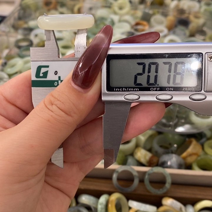 腐***猫蛇纹石玉未镶嵌戒指