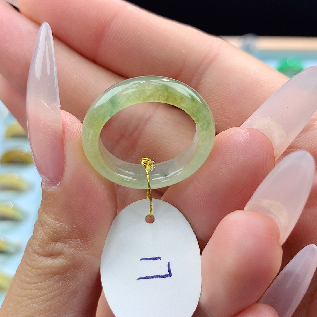 翡翠戒指未镶嵌17圈