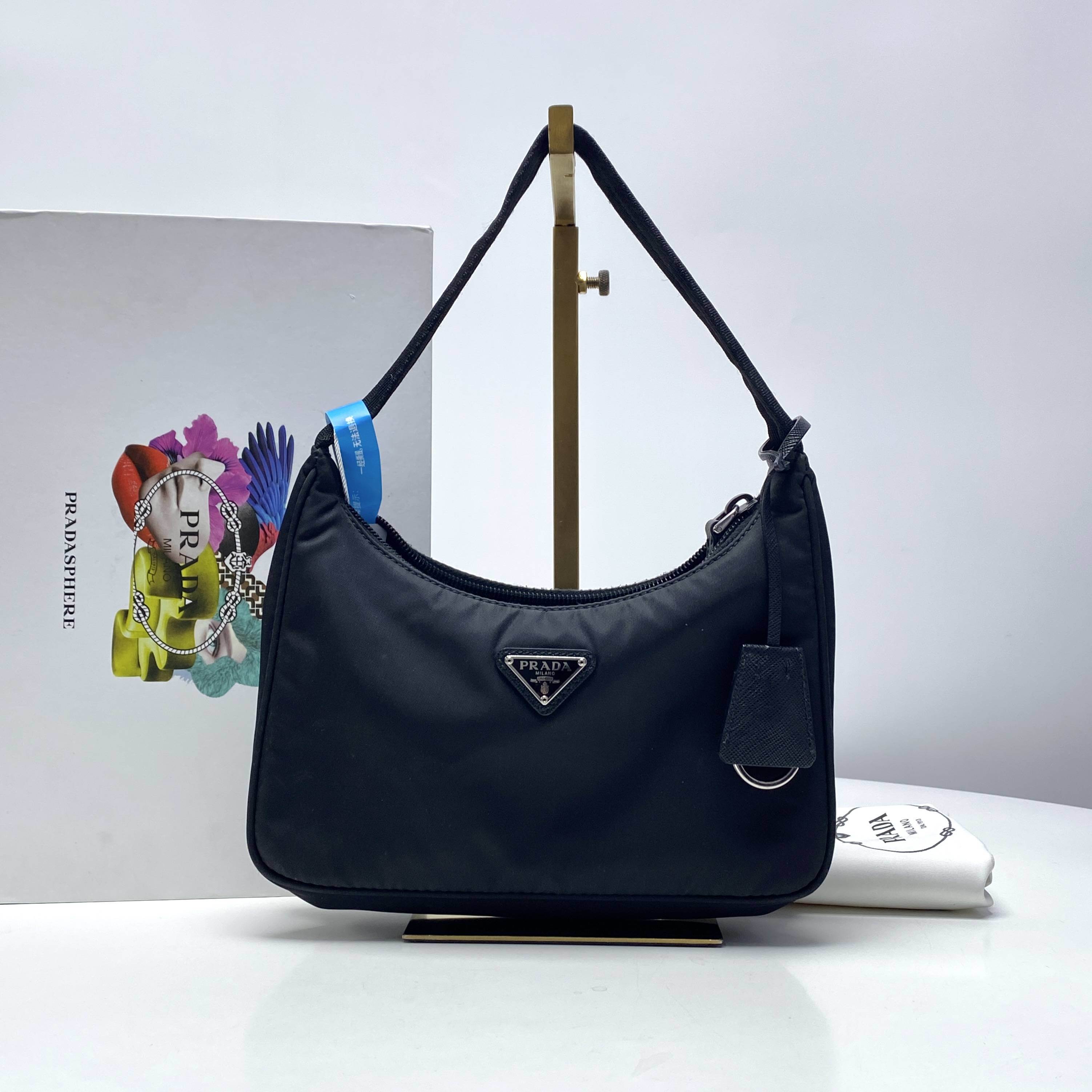 胖虎安安/普拉达/95新/公价0/箱包/斜挎包/312501010082