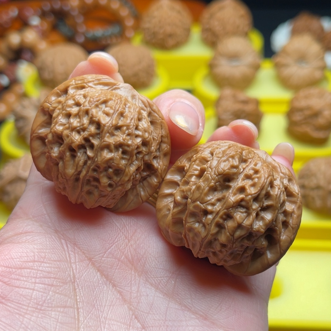 文玩核桃把件38血麒麟