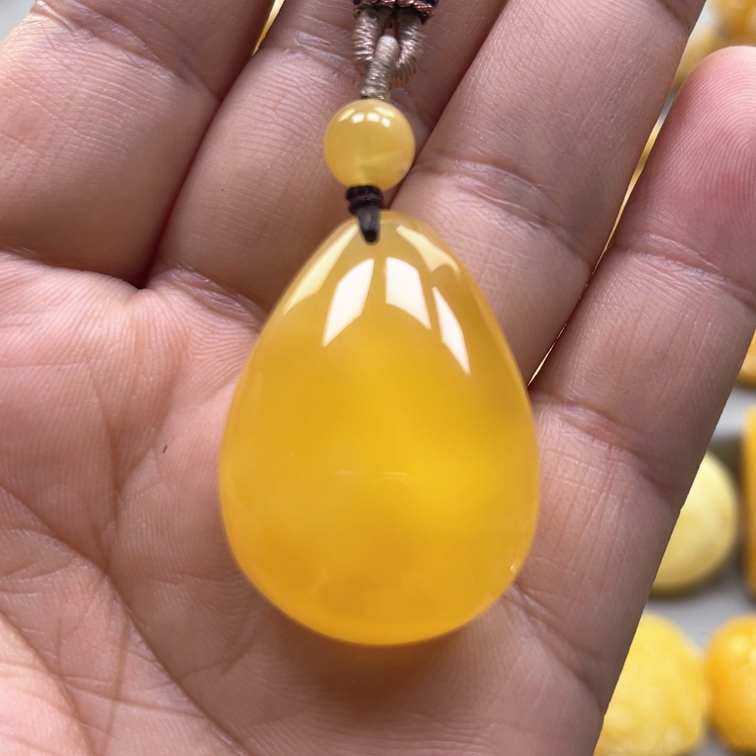 琥珀颈饰未镶嵌吊坠