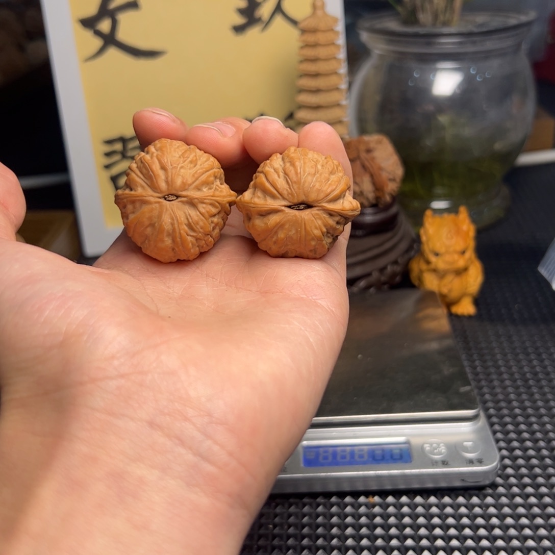 i**n文玩核桃文玩手串