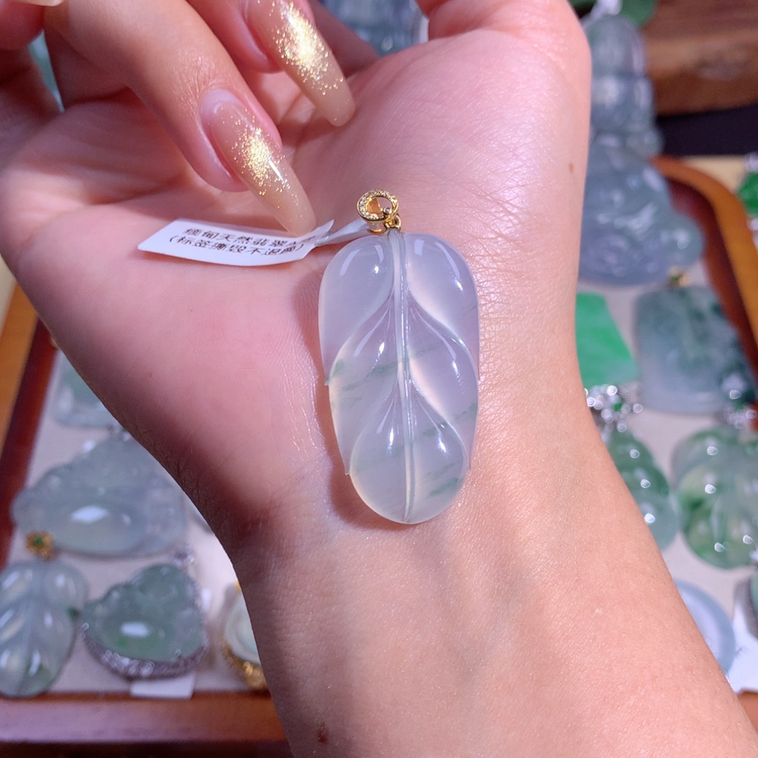 翡翠吊坠(不含链)18K金镶嵌