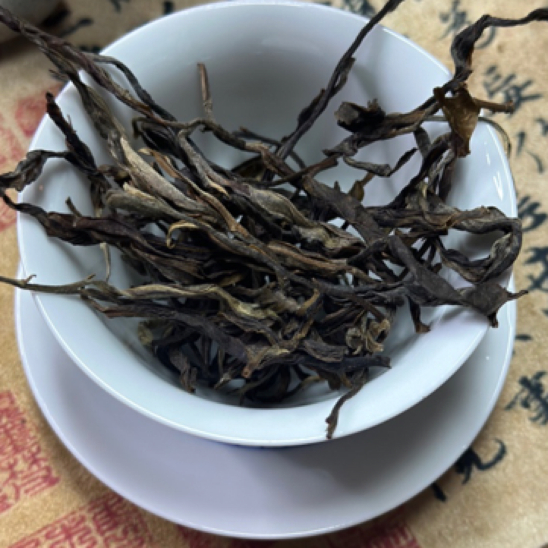 2024年春云南普洱茶 易武 弯弓凤凰窝高杆古树茶 8克