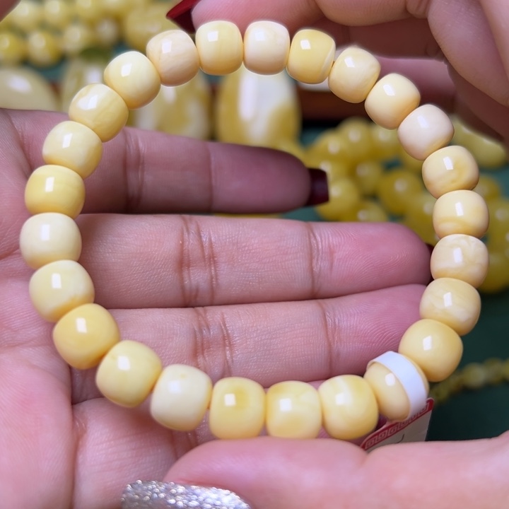 蜜蜡未镶嵌珠宝奇石