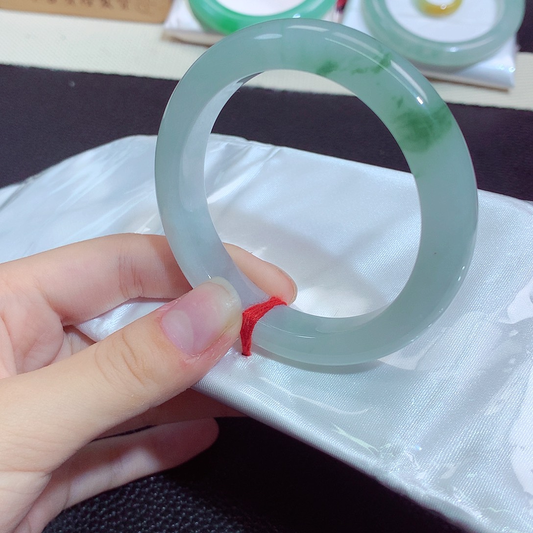 翡翠未镶嵌手镯9013