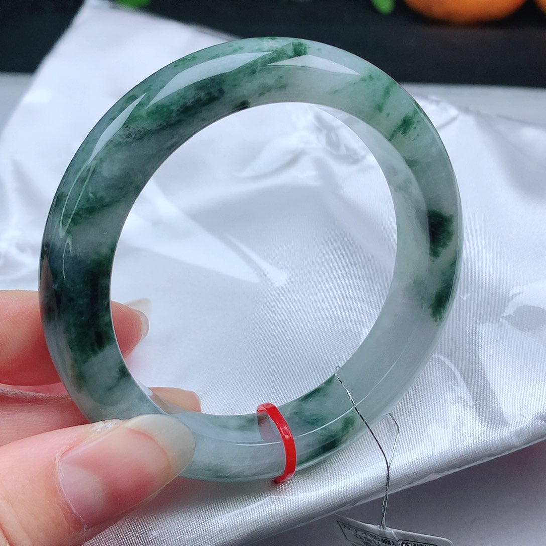 翡翠手镯未镶嵌57圈