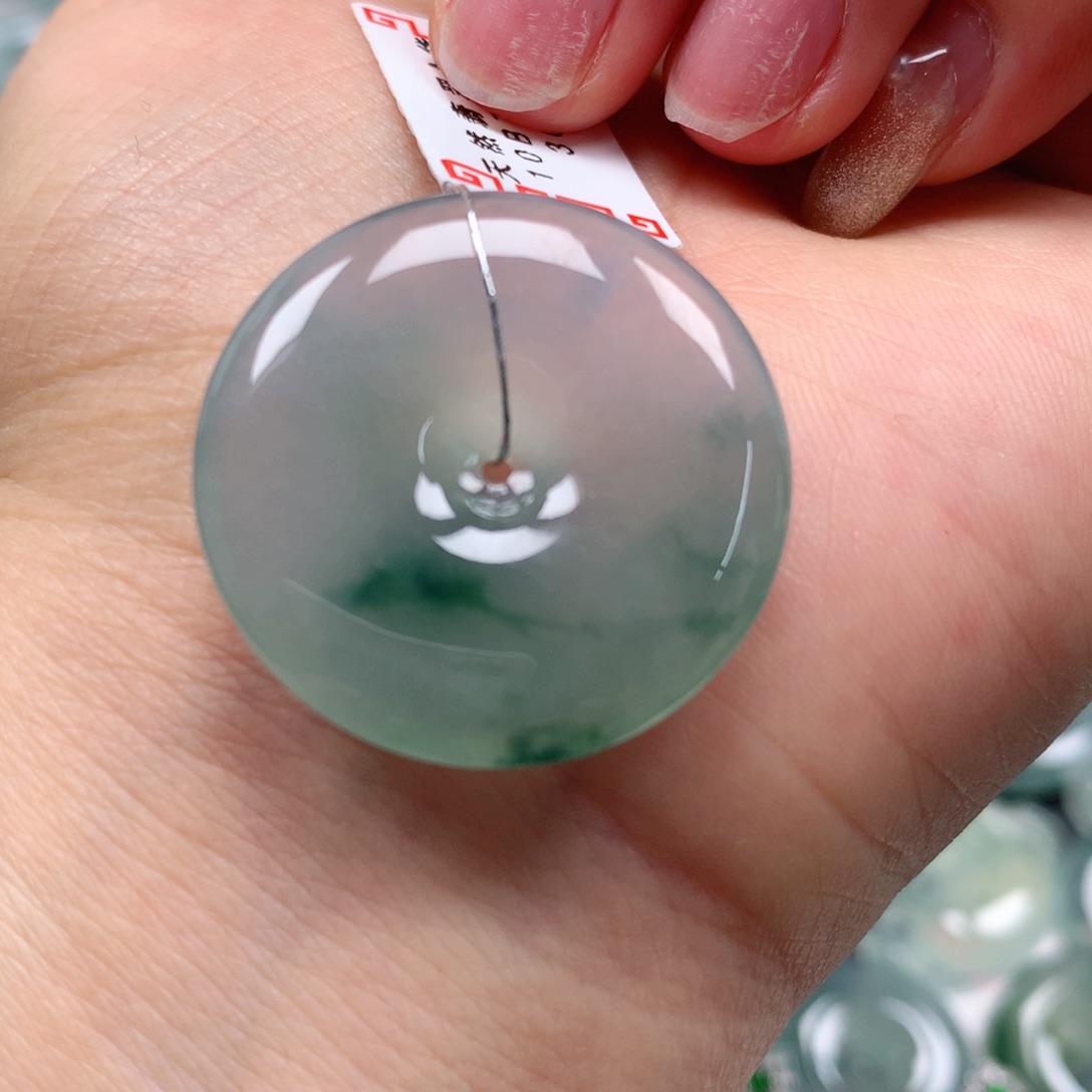 翡翠颈饰未镶嵌天然翡翠