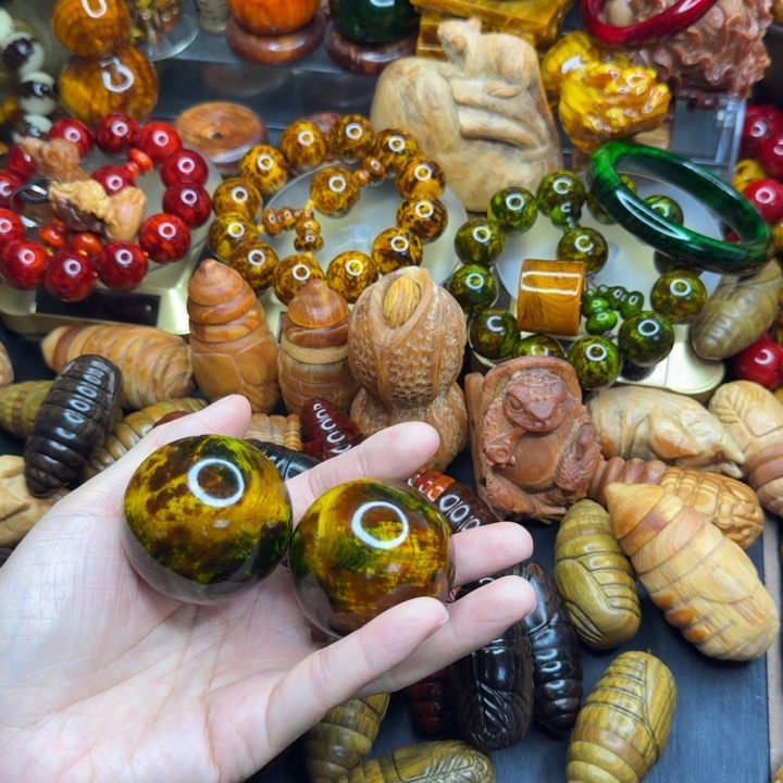 松木琥珀木文玩手串