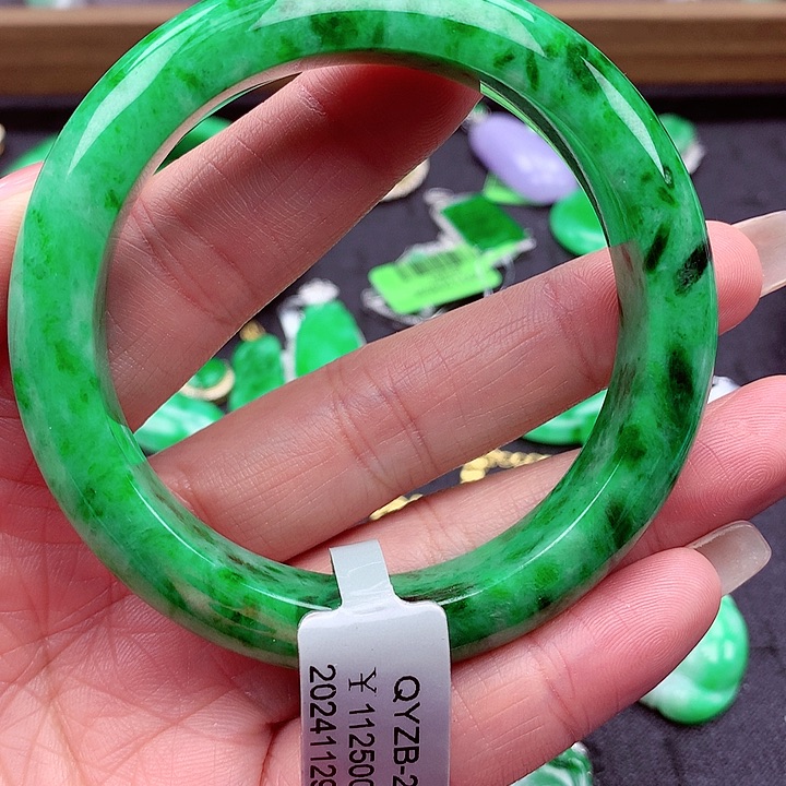 翡翠手镯未镶嵌芷*翡翠