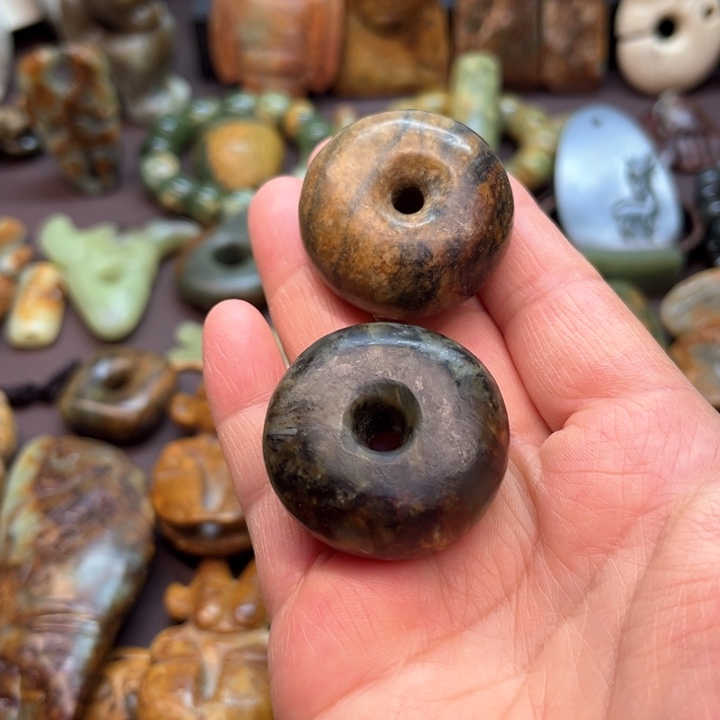 岫岩河磨玉（透闪石质玉）把件未镶嵌