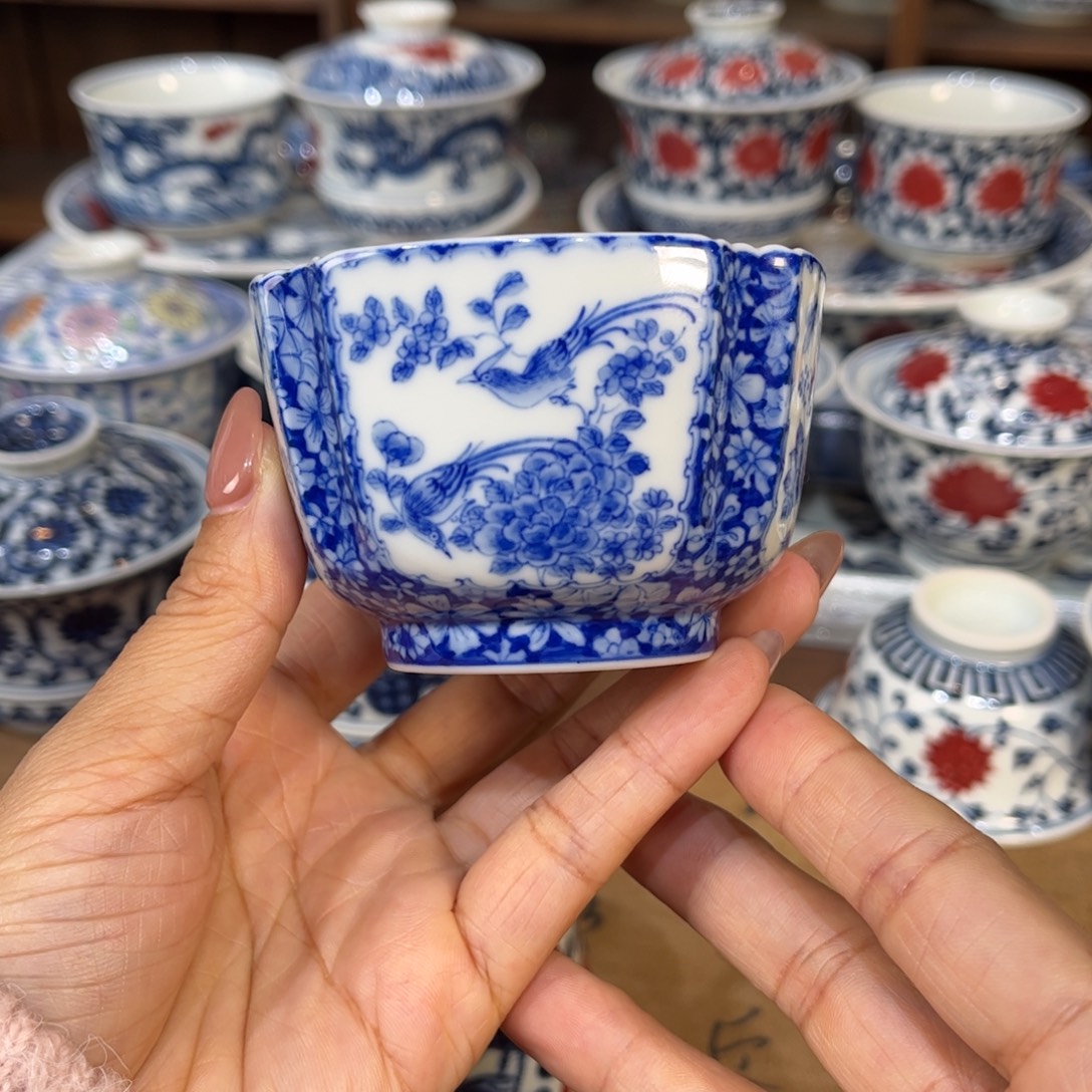 杯子……………………………………我