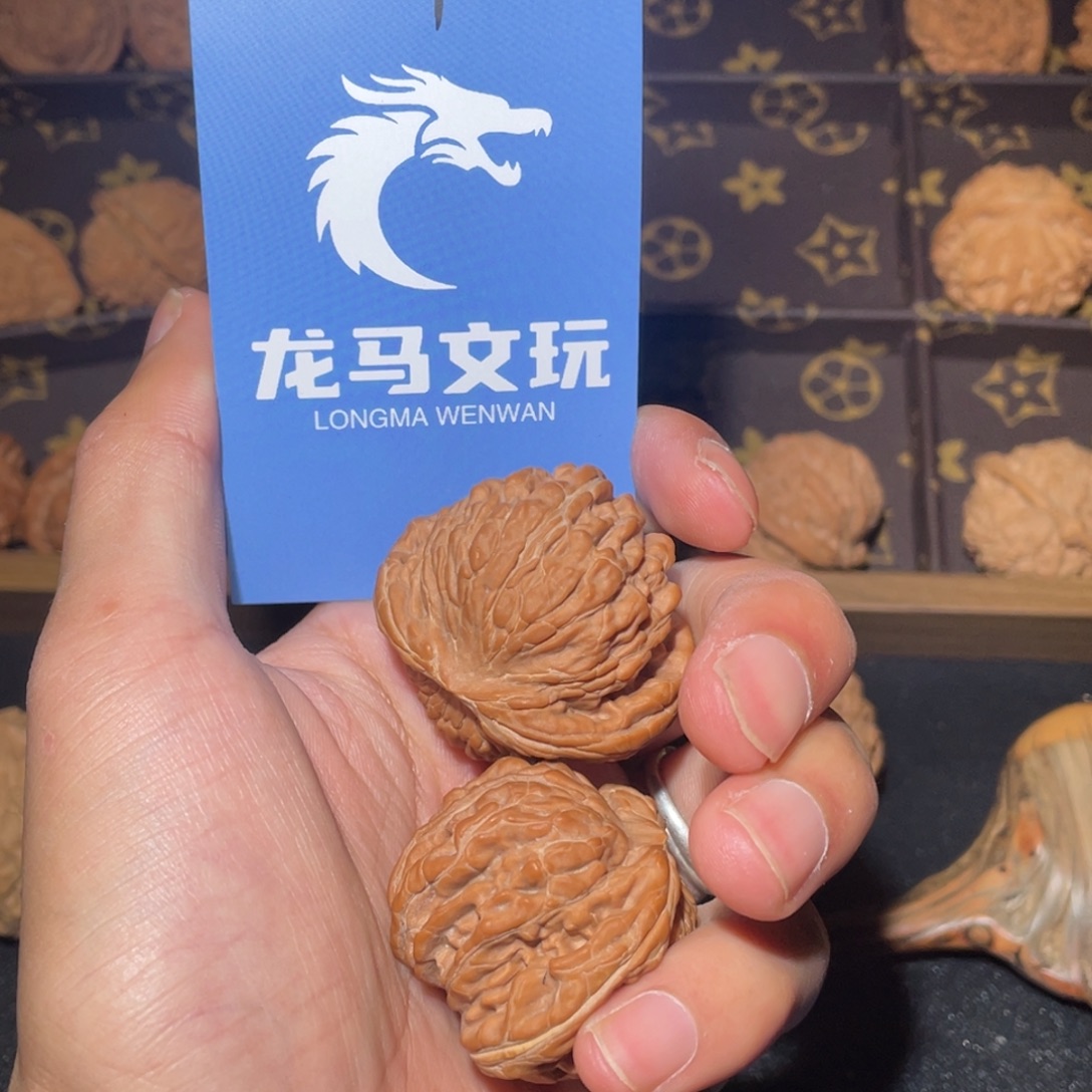 薛***猫吊坠桃核四座楼 编号74