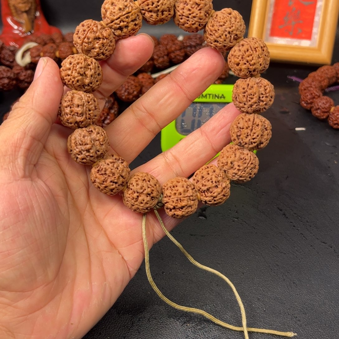 木***z金刚菩提吊坠21尺的蜂王